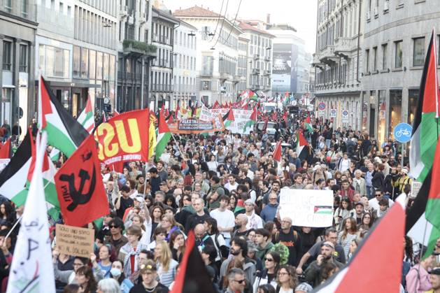 RECORD DATE NOT STATED IPA89509909 - Milan, National Day of Mobilization: The End of Genocide Is the End of Zionism, marking the third anniversary of the start of the conflict in Gaza Copyright: xx xPoolxEmadecaxEnriquezx IPA89509909.jpeg