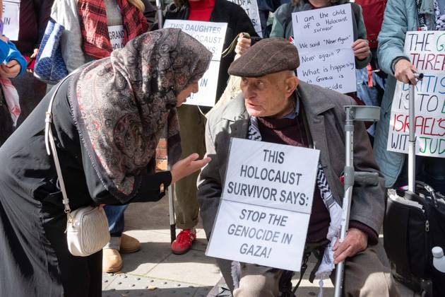 October 10, 2026, London, London, England: The National March for Palestine took place to mark the third anniversary of the start of the war in Gaza. Around ten thousand gathered on The Thames embankment and marched to Parliament Squre. They faced an Israeli counter demonstration of a handfull of protesters. Some arrests were reported by police. London England  - ZUMAr169 20261010_zip_r169_052 Copyright: xRodxHarbinsonx