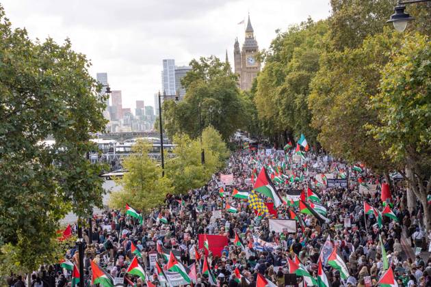 October 10, 2026, London, London, England: The National March for Palestine took place to mark the third anniversary of the start of the war in Gaza. Around ten thousand gathered on The Thames embankment and marched to Parliament Squre. They faced an Israeli counter demonstration of a handfull of protesters. Some arrests were reported by police. London England  - ZUMAr169 20261010_zip_r169_054 Copyright: xRodxHarbinsonx
