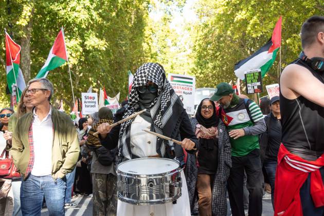 October 10, 2026, London, London, England: The National March for Palestine took place to mark the third anniversary of the start of the war in Gaza. Around ten thousand gathered on The Thames embankment and marched to Parliament Squre. They faced an Israeli counter demonstration of a handfull of protesters. Some arrests were reported by police. London England - ZUMAr169 20261010_zip_r169_020 Copyright: xRodxHarbinsonx
