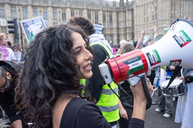 October 10, 2026, London, London, England: The National March for Palestine took place to mark the third anniversary of the start of the war in Gaza. Around ten thousand gathered on The Thames embankment and marched to Parliament Squre. They faced an Israeli counter demonstration of a handfull of protesters. Some arrests were reported by police. London England - ZUMAr169 20261010_zip_r169_025 Copyright: xRodxHarbinsonx