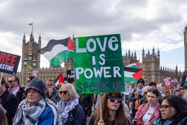 October 10, 2026, London, London, England: The National March for Palestine took place to mark the third anniversary of the start of the war in Gaza. Around ten thousand gathered on The Thames embankment and marched to Parliament Squre. They faced an Israeli counter demonstration of a handfull of protesters. Some arrests were reported by police. London England - ZUMAr169 20261010_zip_r169_040 Copyright: xRodxHarbinsonx