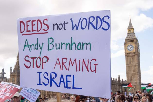 October 10, 2026, London, London, England: The National March for Palestine took place to mark the third anniversary of the start of the war in Gaza. Around ten thousand gathered on The Thames embankment and marched to Parliament Squre. They faced an Israeli counter demonstration of a handfull of protesters. Some arrests were reported by police. London England - ZUMAr169 20261010_zip_r169_042 Copyright: xRodxHarbinsonx