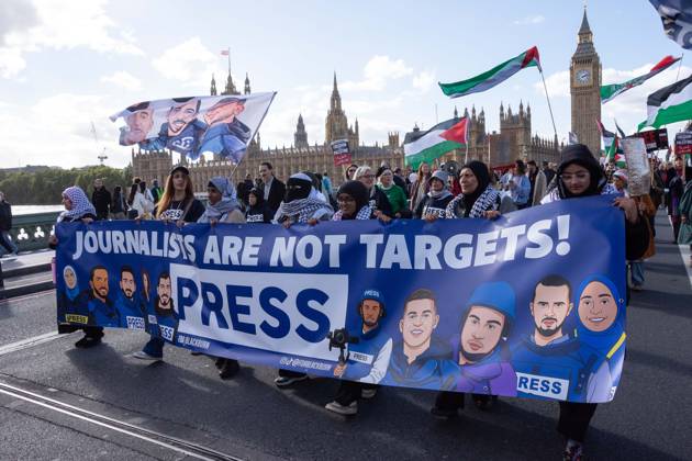 October 10, 2026, London, London, England: The National March for Palestine took place to mark the third anniversary of the start of the war in Gaza. Around ten thousand gathered on The Thames embankment and marched to Parliament Squre. They faced an Israeli counter demonstration of a handfull of protesters. Some arrests were reported by police. London England - ZUMAr169 20261010_zip_r169_045 Copyright: xRodxHarbinsonx