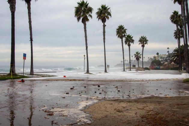 October 10, 2026, Laguna Beach, California, USA: Aliso Beach in Laguna Beach, California, Sustains Erosion from Heavy Swells on October 10, 2026. Laguna Beach USA - ZUMAg219 20261010_znp_g219_006 Copyright: xJakexLeexGreenx