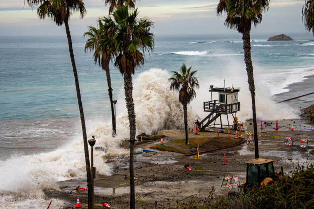October 10, 2026, Laguna Beach, California, USA: Aliso Beach in Laguna Beach, California, Sustains Erosion from Heavy Swells on October 10, 2026. Laguna Beach USA - ZUMAg219 20261010_znp_g219_013 Copyright: xJakexLeexGreenx