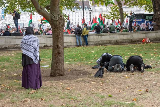 October 10, 2026, London, London, England: The National March for Palestine took place to mark the third anniversary of the start of the war in Gaza. Around ten thousand gathered on The Thames embankment and marched to Parliament Squre. They faced an Israeli counter demonstration of a handfull of protesters. Some arrests were reported by police. London England - ZUMAr169 20261010_zip_r169_061 Copyright: xRodxHarbinsonx