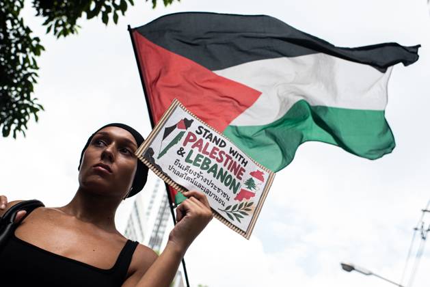 Pro-Palestine protesters gather outside Israeli Embassy in Bangkok BANGKOK, THAILAND OCTOBER 10, 2026: Pro-Palestine protesters and activists gather outside the Israeli Embassy in Bangkok to demand a permanent ceasefire in Gaza and express solidarity with the Palestinian people. The demonstration highlights calls for an end to hostilities in Gaza and continued international attention to the humanitarian situation affecting Palestinians. Protesters gathered outside the diplomatic mission to voice their demands and show support for Palestinians amid the ongoing conflict. The demonstration forms part of international solidarity actions calling for a ceasefire and greater protection for civilians in Gaza. Bangkok Thailand Copyright: x xPeeraponxBoonyakiatx xJNAxPressx
