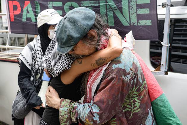 Pro-Palestinian protesters rally in Bangkok BANGKOK, THAILAND, OCTOBER 10, 2026: Pro-Palestinian demonstrators gather outside the Israeli Embassy in Bangkok during a protest marking 1,100 days since the start of the war in Gaza. Participants held portraits of Palestinians killed during the conflict for three minutes in an action titled Every Life Isn t Just a Number, symbolizing three years of war. The demonstration was held as part of a Global Action Day for Palestine. Bangkok Thailand Copyright: x xWatsawatxKoktabtimx xJNAxPressx