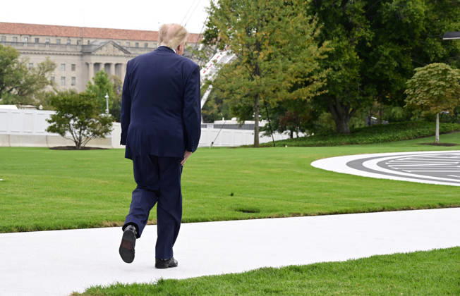 DC: Trump Departs for Clarksville, TN United States President Donald J Trump walks to Marine One as he departs the South Lawn of the White House in Washington, DC, USA, en route Clarksville, Tennessee on Saturday, October 10, 2026. The President will participate in a campaign rally for Tennessee Republican candidates on the ballot in November. Credit: Ron Sachs Pool via CNP Washington District of Columbia United States Copyright: xPool ABACAx