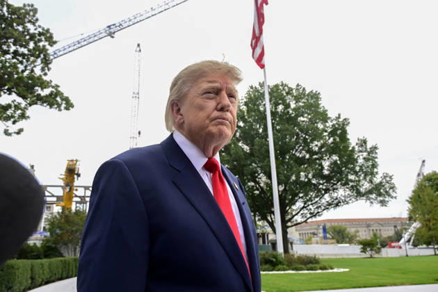 DC: Trump Departs for Clarksville, TN United States President Donald J Trump speaks to the media prior to departing the South Lawn of the White House in Washington, DC, USA, en route Clarksville, Tennessee on Saturday, October 10, 2026. The President will participate in a campaign rally for Tennessee Republican candidates on the ballot in November. Credit: Ron Sachs Pool via CNP Washington District of Columbia United States Copyright: xPool ABACAx
