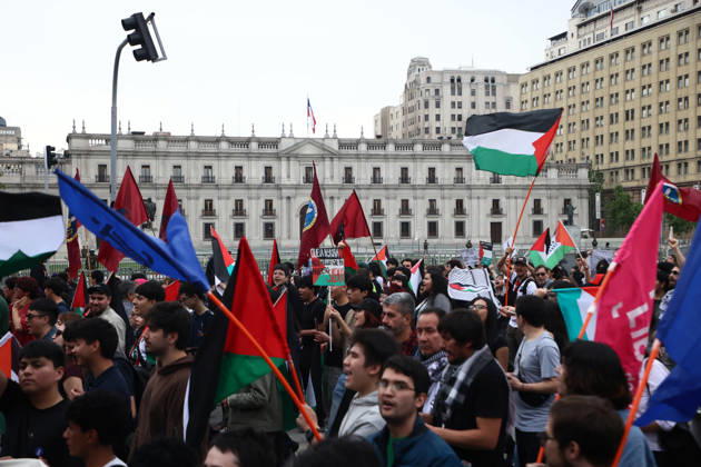 Santiago, October 10, 2026: March for Palestine organized by the Global Action for Palestine (GAFP) alliance along Alameda Street in downtown Santiago. Dragomir Yankovic, Aton Chile, Santiago, Chile. Aton 1198344  Copyright: DRAGOMIRxYANKOVIC ATONxCHILE