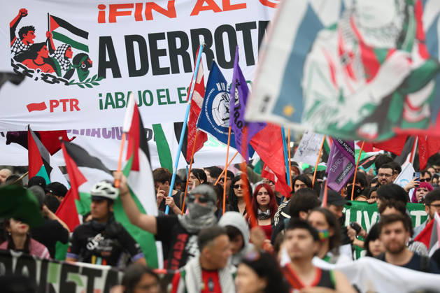 Santiago, October 10, 2026: March for Palestine organized by the Global Action for Palestine (GAFP) alliance along Alameda Street in downtown Santiago. Dragomir Yankovic, Aton Chile, Santiago, Chile. Aton 1198356 Copyright: DRAGOMIRxYANKOVIC ATONxCHILE