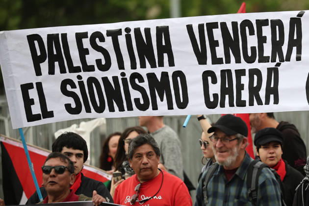 Santiago, October 10, 2026: March for Palestine organized by the Global Action for Palestine (GAFP) alliance along Alameda Street in downtown Santiago. Dragomir Yankovic, Aton Chile, Santiago, Chile. Aton 1198360 Copyright: DRAGOMIRxYANKOVIC ATONxCHILE