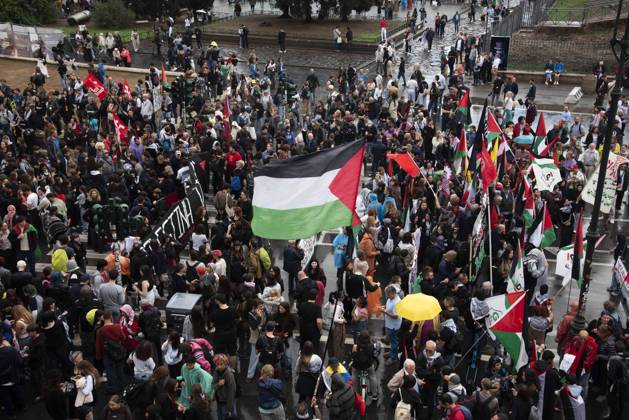 IPP Photo by Diego Nangano, Rome, October 10, 2026. Pro-Palestine demonstration; the photo shows protesters. Italy Photo Press World. Copyright