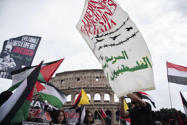 IPP Photo by Diego Nangano, Rome, October 10, 2026: Pro-Palestine demonstration; the photo shows protesters with flags. Italy Photo Press World Copyright