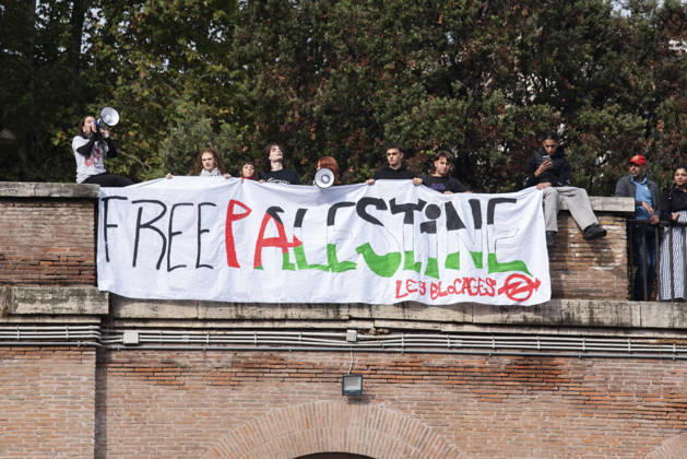 IPP Photo by Diego Nangano, Rome, October 10, 2026. Pro-Palestine demonstration; the photo shows protesters holding a banner in support of Palestine. Italy Photo Press World Copyright
