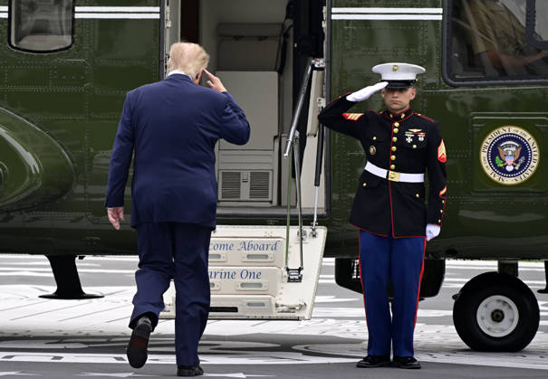 United States President Donald J Trump salutes the Marine Guard as he departs the South Lawn of the White House in Washington, DC, USA, en route Clarksville, Tennessee on Saturday, October 10, 2026. The President will participate in a campaign rally for Tennessee Republican candidates on the ballot in November. Copyright: xRonxSachsx xPoolxviaxCNPx MediaPunchx