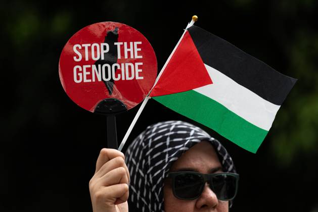 October 10, 2026, Bangkok, Thailand: BANGKOK, THAILAND Ã¢â‚¬ OCTOBER 10, 2026: Pro-Palestine protesters and activists gather outside the Israeli Embassy in Bangkok to demand a permanent ceasefire in Gaza and express solidarity with the Palestinian people. The demonstration highlights calls for an end to hostilities in Gaza and continued international attention to the humanitarian situation affecting Palestinians. Protesters gathered outside the diplomatic mission to voice their demands and show support for Palestinians amid the ongoing conflict. The demonstration forms part of international solidarity actions calling for a ceasefire and greater protection for civilians in Gaza. Bangkok Thailand  - ZUMAq101 20261010_zna_q101_156 Copyright: xPeeraponxBoonyakiatx