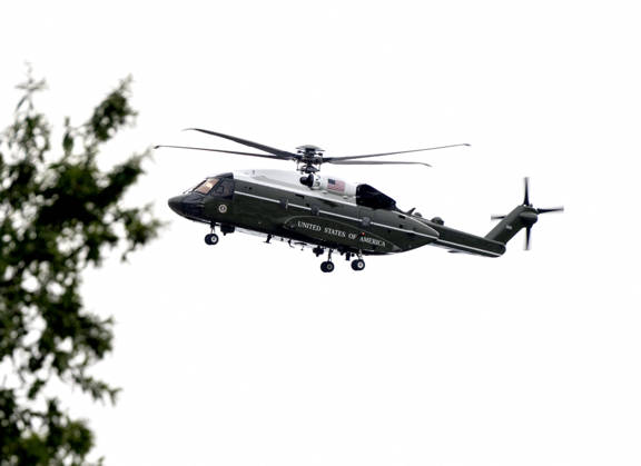 DC: Trump Departs for Clarksville, TN The new Marine One, a Sikorsky VH-92A Patriot helicopter, with United States President Donald J Trump aboard, in flight near the White House in Washington, DC, USA, en route Clarksville, Tennessee on Saturday, October 10, 2026. The President will participate in a campaign rally for Tennessee Republican candidates on the ballot in November. Credit: Ron Sachs Pool via CNP Washington District of Columbia United States Copyright: xPool ABACAx