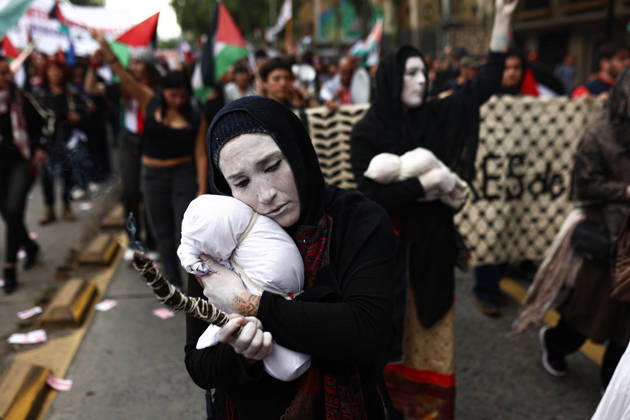 Thousands march in Santiago for Global Day of Action for Palestine SANTIAGO, CHILE - OCTOBER 10: Thousands of people take part in a demonstration organized by the Palestinian community in Chile as part of the Global Day of Action for Palestine, in Santiago, Chile, on October 10, 2026. Lucas Aguayo Araos Anadolu Santiago Chile. Editorial use only. Please get in touch for any other usage. Copyright: x2026xAnadoluxLucasxAguayoxAraosx
