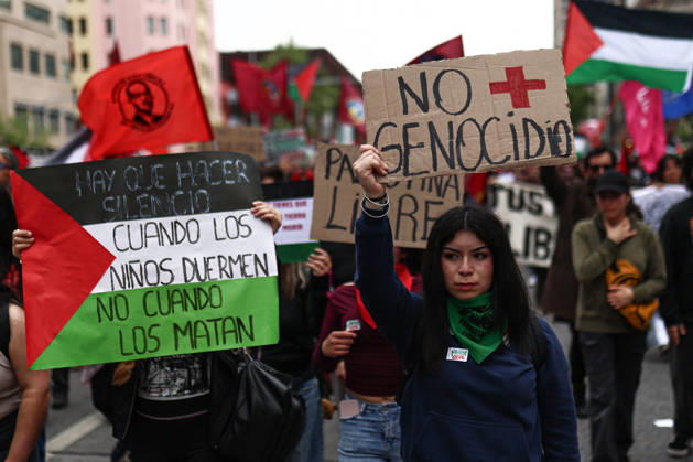 Thousands march in Santiago for Global Day of Action for Palestine SANTIAGO, CHILE - OCTOBER 10: Thousands of people take part in a demonstration organized by the Palestinian community in Chile as part of the Global Day of Action for Palestine, in Santiago, Chile, on October 10, 2026. Lucas Aguayo Araos Anadolu Santiago Chile. Editorial use only. Please get in touch for any other usage. Copyright: x2026xAnadoluxLucasxAguayoxAraosx