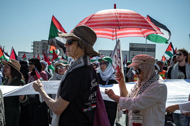 Pro-Palestine Global Mass March in Cape Town People attend the pro-Palestinian global mass march in Cape Town, South Africa, 10 October 2026. Thousands of people marched through central Cape Town as part of a coordinated Global Day of Action for Palestine. More than 200 organisations mobilised demonstrations across at least 60 countries and 250 locations, marking three years since the start of Israels military campaign in Gaza. Cape Town was the centre of the African leg, with 32 actions across 10 countries. Cape Town South Africa Copyright: xMatrixxImagesx xLeighxGroenemeyex