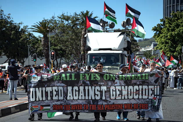 Pro-Palestine Global Mass March in Cape Town People attend a Pro-Palestine Global Mass march in Cape Town, South Africa, 10 October 2026. Thousands of people marched through central Cape Town as part of a coordinated Global Day of Action for Palestine. More than 200 organisations mobilised demonstrations across at least 60 countries and 250 locations, marking three years since the start of Israel™s military campaign in Gaza. Cape Town was the centre of the African leg, with 32 actions across 10 countries. Cape Town South Africa  Copyright: xMatrixxImagesx xLeighxGroenemeyex