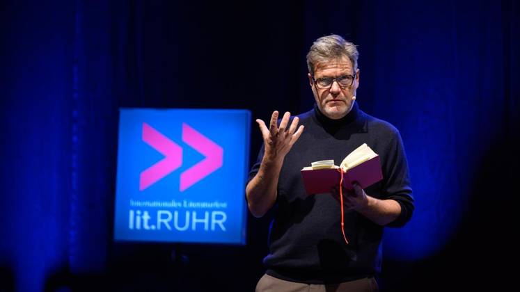 Robert Habeck at Lit Ruhr ** FOR EDITORIAL USE ONLY ** EDITORIAL USE ONLY ** p Former Vice Chancellor and Federal Minister for Economic Affairs Robert Habeck on Saturday, October 10, 2026, at Lit Ruhr at Zeche Zollverein in Essen-Katernberg, Germany, North Rhine-Westphalia (NRW), Essen. Copyright UwexErnst Copyright: UwexErnst doc87z3ddqbsyd2b4fcq18 ,EDITORIAL USE ONLY Copyright: UwexErnst