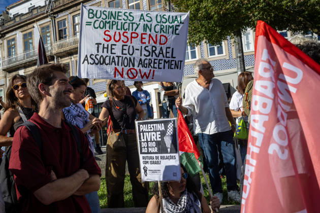 Palestine Solidarity March in Porto - 10 Oct 2026 Participants gather during a global day of action for Palestine. Hundreds of demonstrators gathered in Porto for a Palestine solidarity march calling for an end to the war in Gaza and support for Palestinian rights. The march began at Praça dos Poveiros and concluded at Praça D. João I. Porto Portugal Copyright: xDiogoxBaptistax xSOPAxImagesx DB_20261010FreePalestinePorto_0006