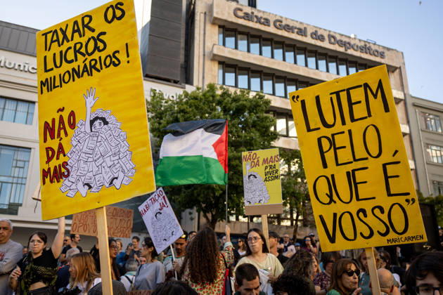 October 10, 2026, Porto, Portugal: Protesters hold placards during the demonstration. Hundreds of demonstrators gathered in Porto for a Palestine solidarity march calling for an end to the war in Gaza and support for Palestinian rights. The march began at Praca dos Poveiros and concluded at Praca D. Joao I. Porto Portugal - ZUMAs197 20261010_aaa_s197_447 Copyright: xDiogoxBaptistax