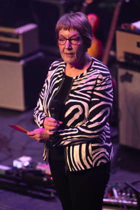 The Syd Barrett 80th Birthday Concert, The Corn Exchange, Cambridge, UK, 10 October 2026. 10 October 2026: Rosemary Breen, Pink Floyd s Syd Barrett s younger sister addresses the audience at The Syd Barrett 80th Birthday Concert at The Corn Exchange, Cambridge, UK., Credit:Stuart Hogben Avalon  Copyright: xStuartxHogbenx xAvalonx 1142190611