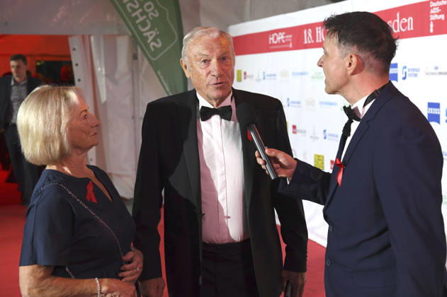 Eduard Geyer with his wife, Angelika Geyer, at the 18 Hope Gala 2026 at the Schauspielhaus Dresden, October 10, 2026 Foto:xM.xFischerx xFuturexImagex hope_6080