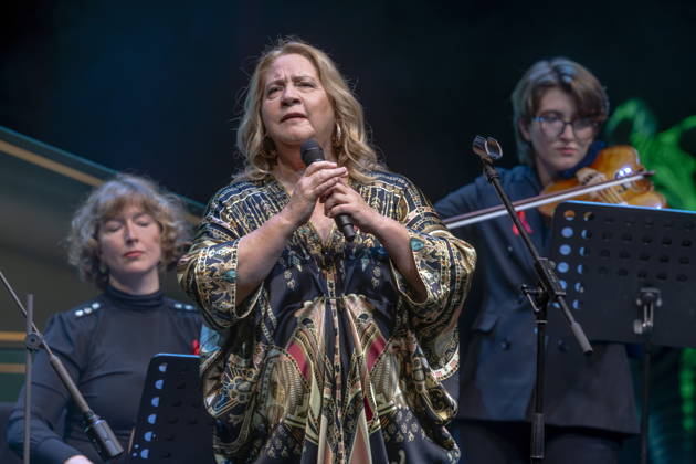 Performance by Kathy Kelly Camerata Musikus with Milko Kersten during the 18th HOPE Gala at the Schauspielhaus Dresden. The HOPE Gala Dresden is a benefit event that supports the HOPE Cape Town children’s project in South Africa in its commitment to the health, development, and education of children and young adults in the townships around Cape Town.