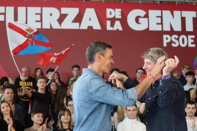Pedro Sánchez Speaks at a Pre-Campaign Event in Ponferrada, León The Secretary-General of the PSOE and Prime Minister, Pedro Sánchez i, accompanied by the Secretary-General of the Castile and León Socialists, Carlos Martínez d, during a PSOE pre-campaign event at La Térmica Cultural in Ponferrada, on October 11, 2026, in Ponferrada, León, Castile and León, Spain. The Prime Minister and Secretary-General of the PSOE, Pedro Sánchez, kicked off the pre-campaign for the general election on November 29 this weekend with two events: on Saturday in Dos Hermanas, Seville, and today in Ponferrada, León, at the Térmica Cultural of the Energy Foundation, October 11, 2026, Ponferrada, León, Castile and León, Spain Copyright: xCarlosxCastrox 7837739
