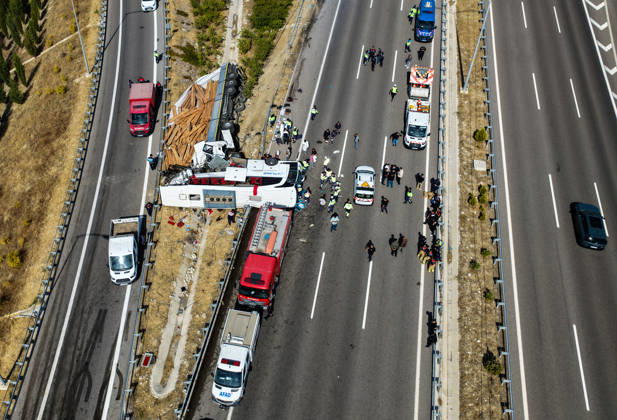 11 killed, 27 injured in tour bus crash in western Turkiye MANISA, TURKIYE - OCTOBER 11: An aerial view of the accident site after a tow truck and a tour bus collided in the Akhisar district of Manisa, Turkiye, on October 11, 2026. At least 11 people were killed and 27 others injured in the crash, with firefighters, police and medical teams dispatched to the scene. Mahmut Serdar Alakus Anadolu Manisa Turkey. Editorial use only. Please get in touch for any other usage. Copyright: x2026xAnadoluxMahmutxSerdarxAlakusx