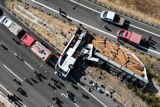 11 killed, 27 injured in tour bus crash in western Turkiye MANISA, TURKIYE - OCTOBER 11: An aerial view of the accident site after a tow truck and a tour bus collided in the Akhisar district of Manisa, Turkiye, on October 11, 2026. At least 11 people were killed and 27 others injured in the crash, with firefighters, police and medical teams dispatched to the scene. Mahmut Serdar Alakus Anadolu Manisa Turkey. Editorial use only. Please get in touch for any other usage. Copyright: x2026xAnadoluxMahmutxSerdarxAlakusx