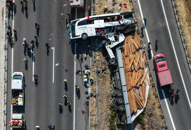 11 killed, 27 injured in tour bus crash in western Turkiye MANISA, TURKIYE - OCTOBER 11: An aerial view of the accident site after a tow truck and a tour bus collided in the Akhisar district of Manisa, Turkiye, on October 11, 2026. At least 11 people were killed and 27 others injured in the crash, with firefighters, police and medical teams dispatched to the scene. Mahmut Serdar Alakus Anadolu Manisa Turkey. Editorial use only. Please get in touch for any other usage. Copyright: x2026xAnadoluxMahmutxSerdarxAlakusx
