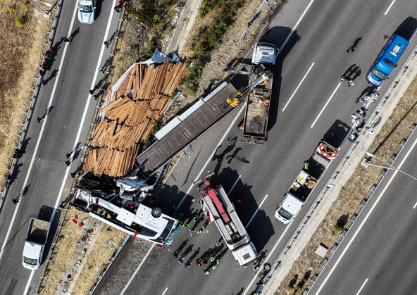 11 killed, 27 injured in tour bus crash in western Turkiye MANISA, TURKIYE - OCTOBER 11: An aerial view of the accident site after a tow truck and a tour bus collided in the Akhisar district of Manisa, Turkiye, on October 11, 2026. At least 11 people were killed and 27 others injured in the crash, with firefighters, police and medical teams dispatched to the scene. Mahmut Serdar Alakus Anadolu Manisa Turkey. Editorial use only. Please get in touch for any other usage.  Copyright: x2026xAnadoluxMahmutxSerdarxAlakusx