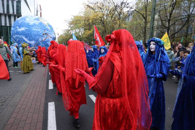 This image shows the Climate March 2026, organized by the Climate Coalition, in Brussels, on Sunday 11 October 2026. The Climate Coalition demands the federal and regional governments to stop subsidizing polluting industrial activities in Belgium and levy higher taxes on these companies. NICOLASxMAETERLINCK 189444419