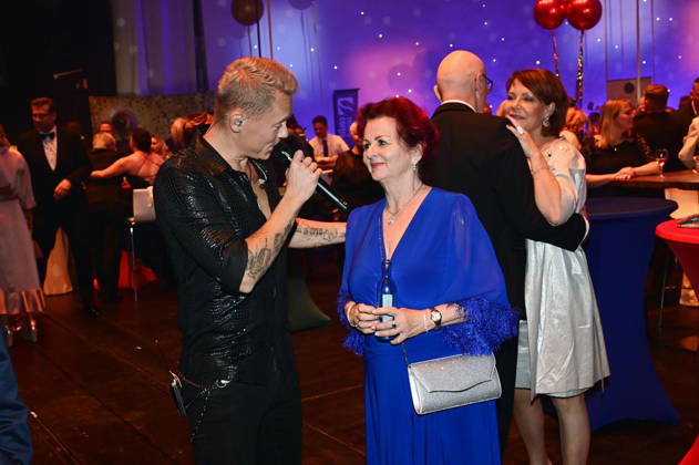 Milan Devinne and Viola Klein at the 18 Hope Gala 2026 at the Schauspielhaus Dresden, October 10, 2026 Foto:xM.xWehnertx xFuturexImagex hope_6233