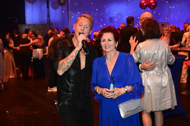 Milan Devinne and Viola Klein at the 18 Hope Gala 2026 at the Schauspielhaus Dresden, October 10, 2026 Foto:xM.xWehnertx xFuturexImagex hope_6234
