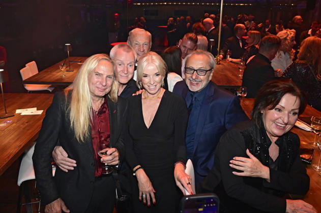 Uwe Hassbecker, Dirk Michaelis, Angelika Geyer, Eduard Geyer, Wolfgang Stumph, and Ute Freudenberg at the 18th Hope Gala 2026 at the Schauspielhaus Dresden, October 10, 2026 Foto:xM.xWehnertx xFuturexImagex hope_6282