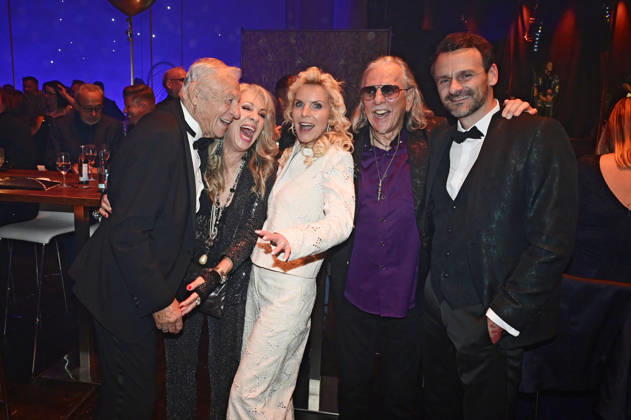Eduard Geyer, Petra Zieger, Victoria Herrmann, Peter Taudte, and David Böthig at the 18th Hope Gala 2026 at the Schauspielhaus Dresden, October 10, 2026 Foto:xM.xWehnertx xFuturexImagex hope_6292