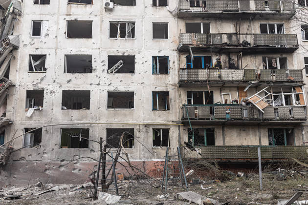 Russian air strike hits residential building in Sloviansk SLOVIANSK, UKRAINE - OCTOBER 11: A view of the damaged building following a Russian aerial bombing of a residential block in Sloviansk, Ukraine, on October 11, 2026. Diego Herrera Carcedo Anadolu Sloviansk Ukraine. Editorial use only. Please get in touch for any other usage. Copyright: x2026xAnadoluxDiegoxHerreraxCarcedox