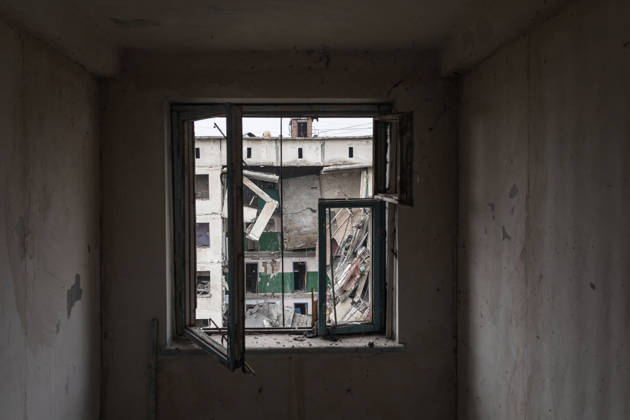 Russian air strike hits residential building in Sloviansk SLOVIANSK, UKRAINE - OCTOBER 11: A view of the damaged building following a Russian aerial bombing of a residential block in Sloviansk, Ukraine, on October 11, 2026. Diego Herrera Carcedo Anadolu Sloviansk Ukraine. Editorial use only. Please get in touch for any other usage. Copyright: x2026xAnadoluxDiegoxHerreraxCarcedox