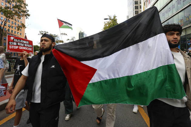 Protest condemning Gaza conflict in Seoul Demonstrators march with placards to protest Israel s attacks in the Gaza Strip, in Seoul, South Korea, on October 11, 2026 . The rally was held aa part of the Global Action for Palestine, a coordinated international mobilization held on October 10 11 marking three years since the 2023 Hamas attacks and the ensuing war. Seoul South Korea  Copyright: xMatrixxImages JungxUi-Chelx