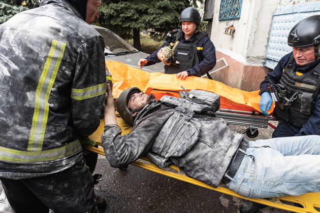 Russian airstrike hits residential building in Sloviansk SLOVIANSK, UKRAINE - OCTOBER 11: Firefighters rescue a volunteer who was trapped in the rubble following a Russian aerial strike on a residential building in Sloviansk, Ukraine, on October 11, 2026. Diego Herrera Carcedo Anadolu Sloviansk Ukraine. Editorial use only. Please get in touch for any other usage. Copyright: x2026xAnadoluxDiegoxHerreraxCarcedox
