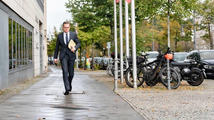 Carsten Linnemann, Federal Minister of Health, upon his arrival at the Konrad Adenauer House for the CDU of Germany’s Executive Committee Retreat in Berlin, October 2026, Berlin, Berlin, Germany, Konrad Adenauer House