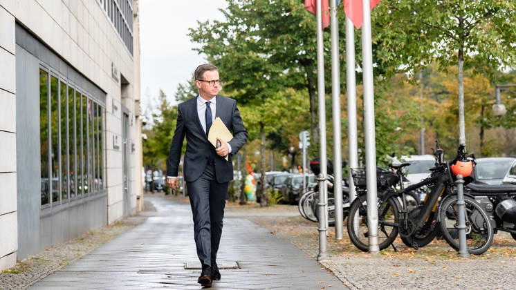 Carsten Linnemann, Federal Minister of Health, upon his arrival at the Konrad Adenauer House for the CDU of Germany’s Executive Committee Retreat in Berlin, October 2026, Berlin, Berlin, Germany, Konrad Adenauer House